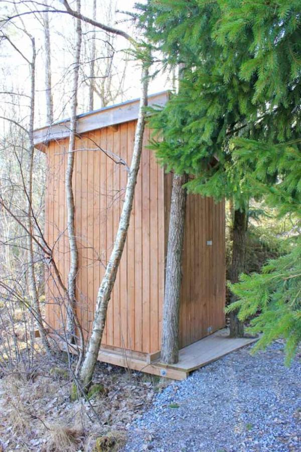 Tretopphytter Pa Grensen - Beverhytta Med Robat Og Gjeddefiske Halden Exterior photo